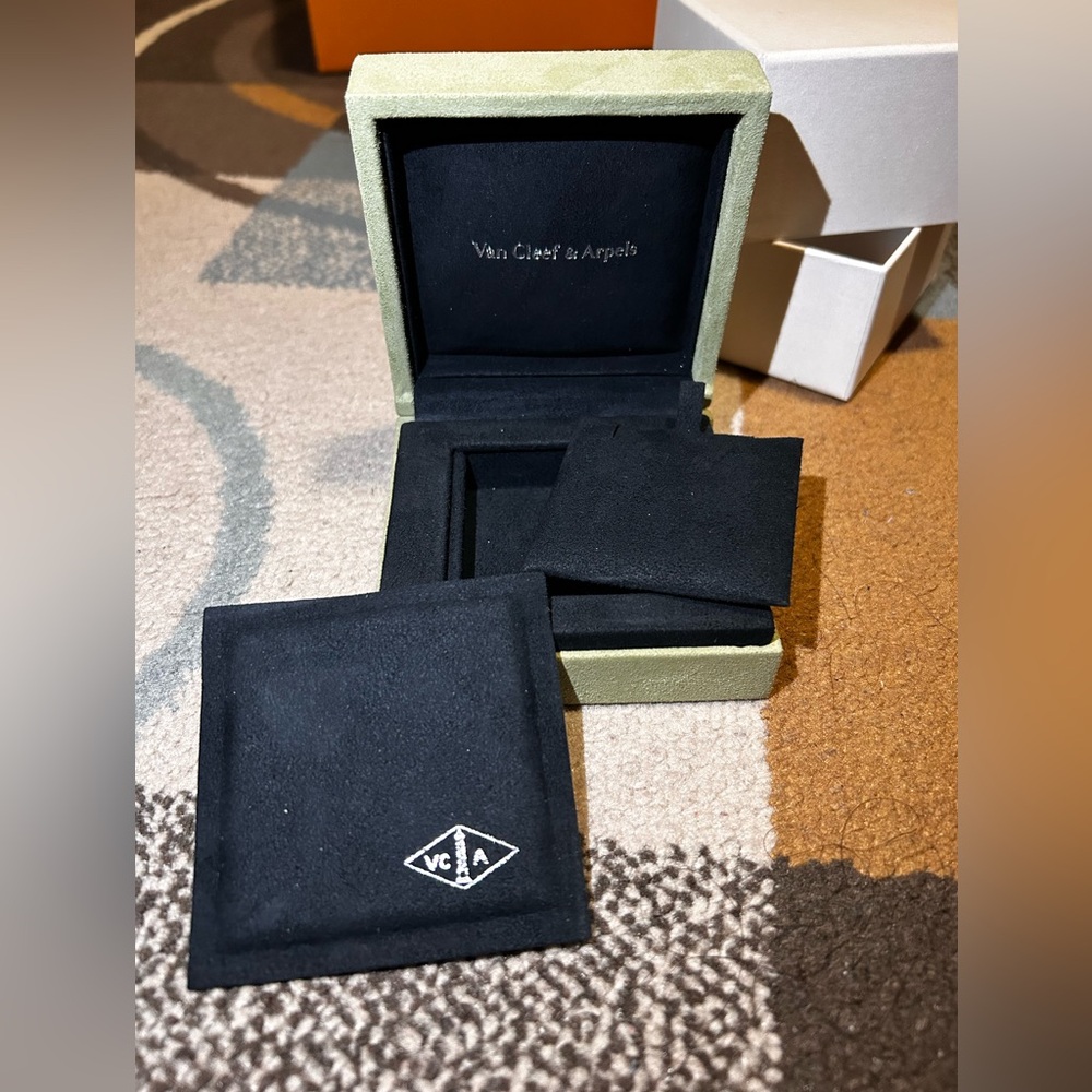 Van Cleef & Arpels Necklace Box + Outer Box